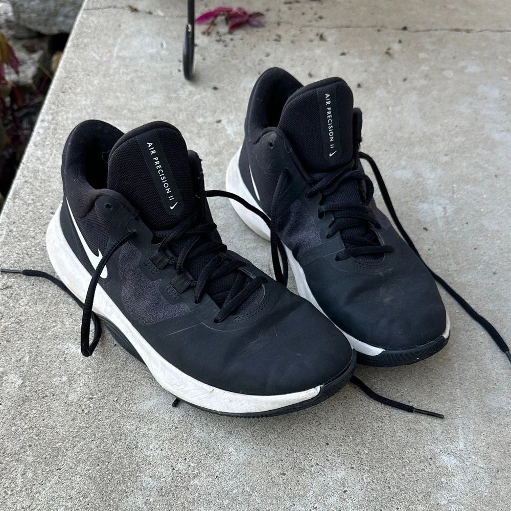 Nike air precision II size 7